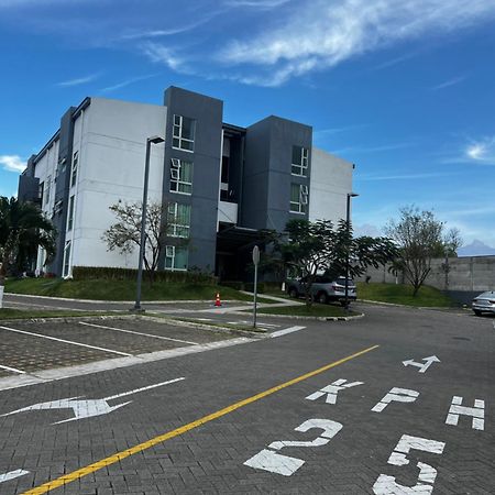 Comodidad Y Privacidad En Un Solo Lugar Heredia Exteriör bild